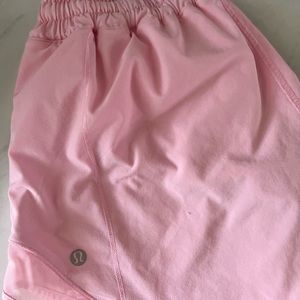 Lululemon Hotty Hot shorts 2.5